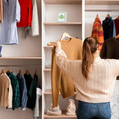 Jak navrhnout vestavěnou skříň podle stylu života (single, pár, rodina, home office)